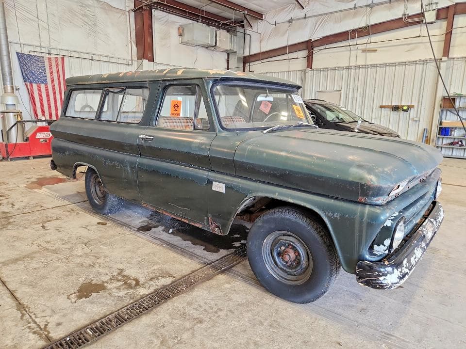 1966 CHEV SUBURBAN 4
