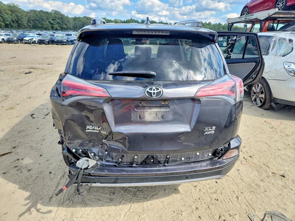 2017 TOYOTA RAV4 XLE 6