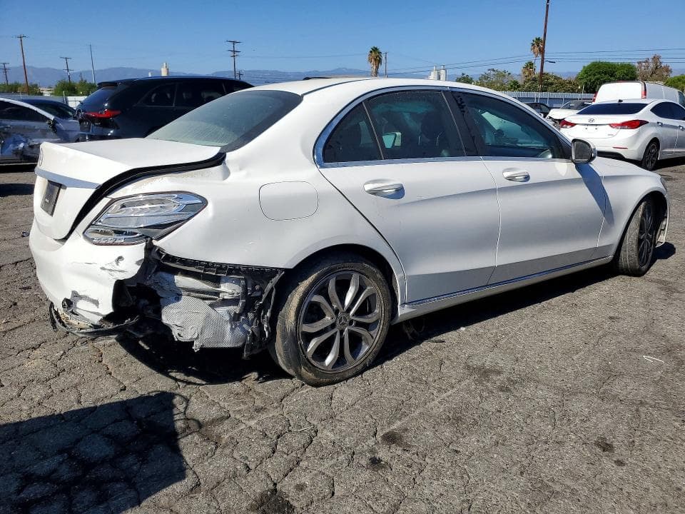 2017 MERCEDES-BENZ C 300 3