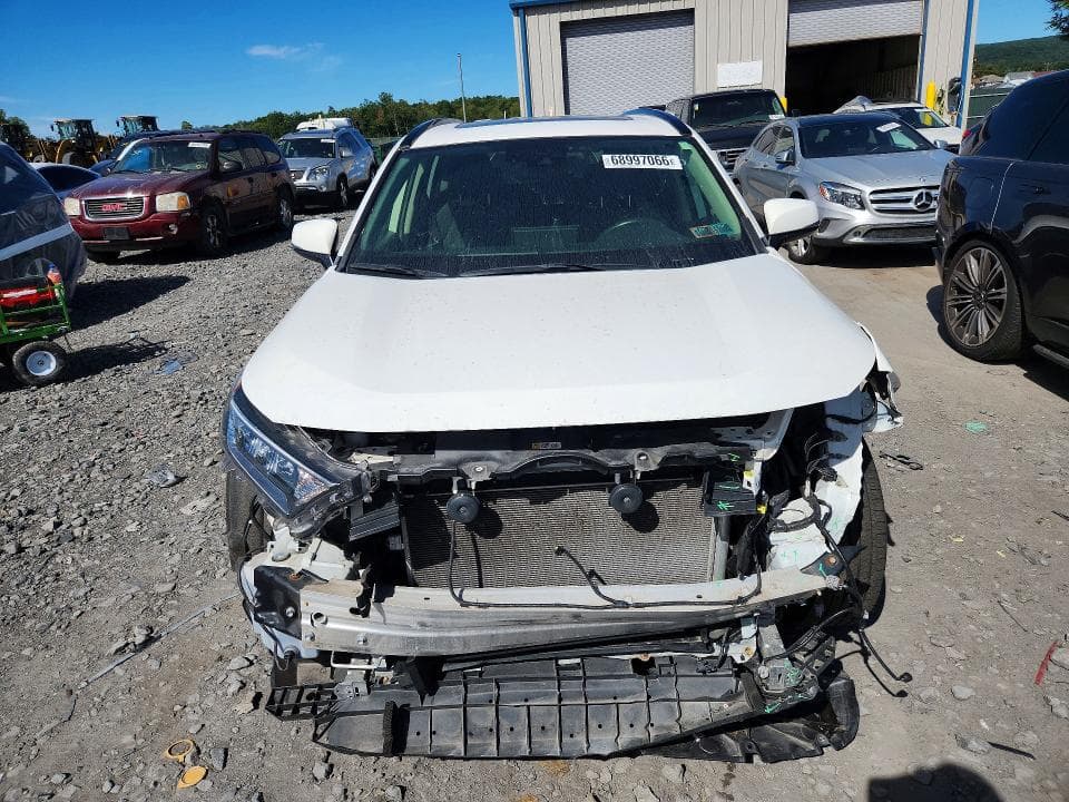 2019 TOYOTA RAV4 XLE 5