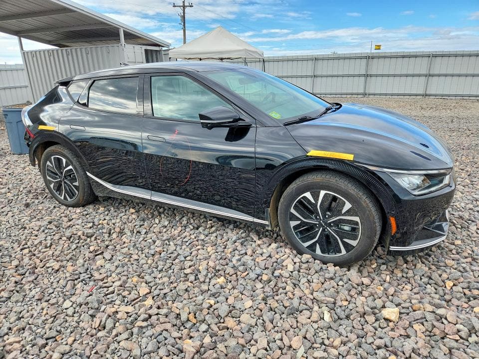 2022 KIA EV6 WIND 4