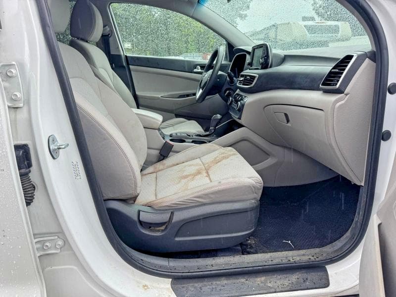 2020 HYUNDAI TUCSON SE 8