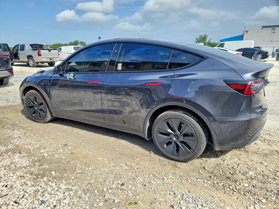 2025 TESLA MODEL Y 2