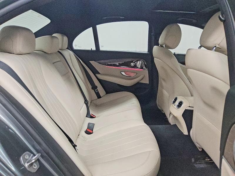 2017 MERCEDES-BENZ E 300 4MATIC 10