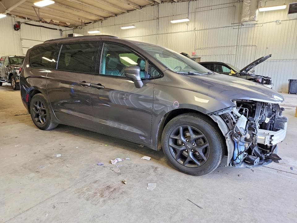 2019 CHRYSLER PACIFICA TOURING L PLUS 4