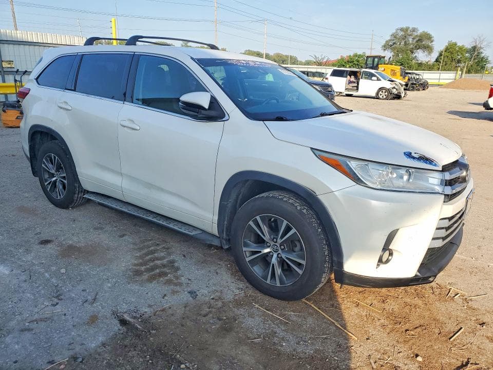 2017 TOYOTA HIGHLANDER LE PLUS 4