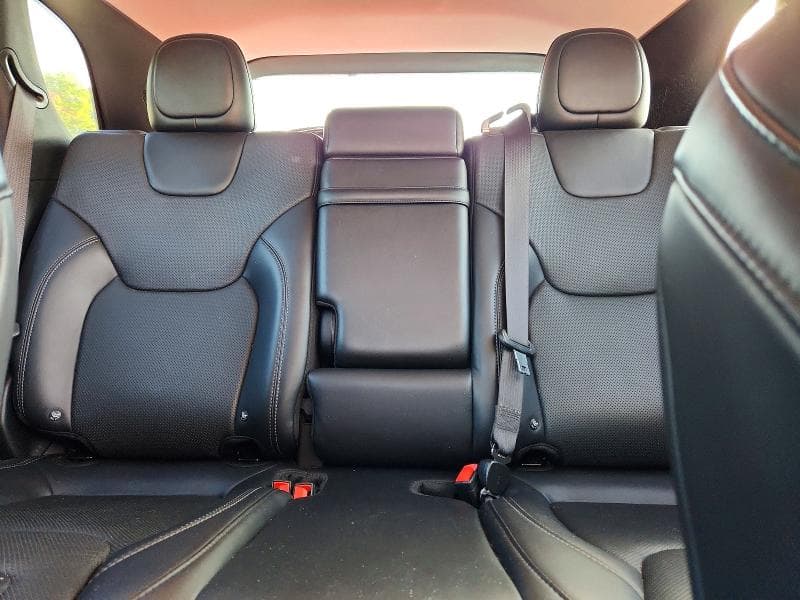 2019 JEEP CHEROKEE LIMITED 10