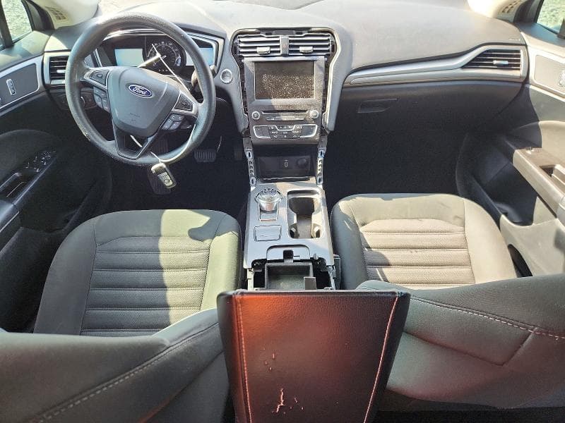 2017 FORD FUSION SE 8