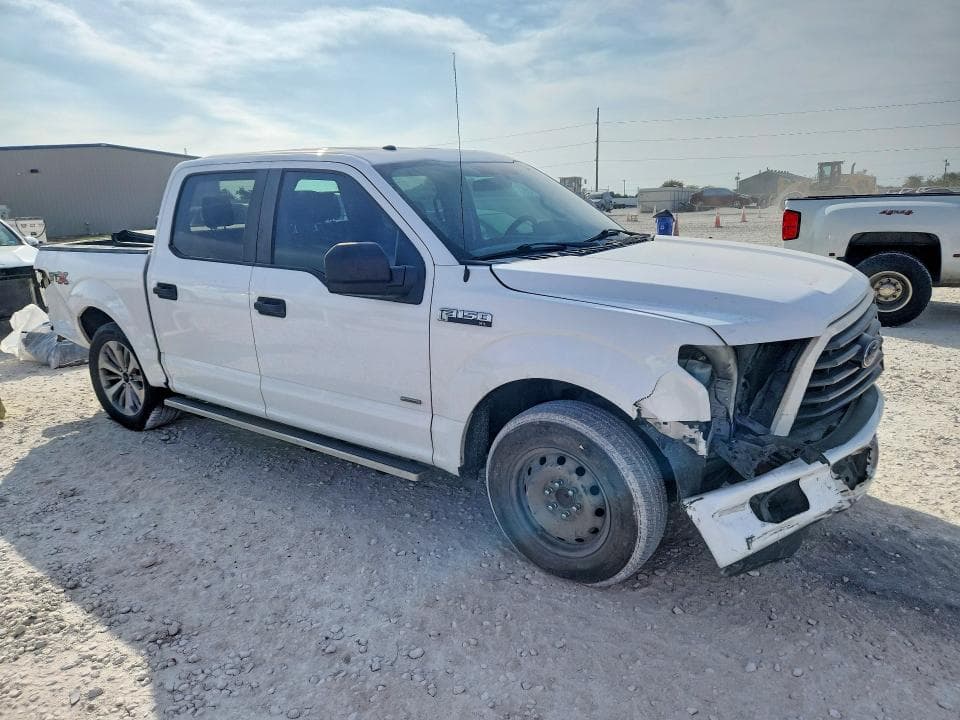 2017 FORD F150 SUPERCREW 4