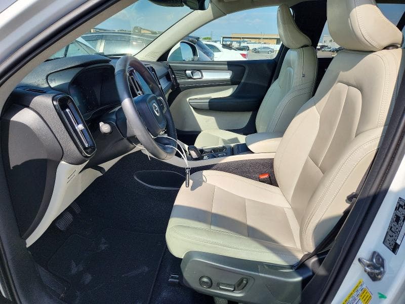 2019 VOLVO XC40 T5 MOMENTUM 7