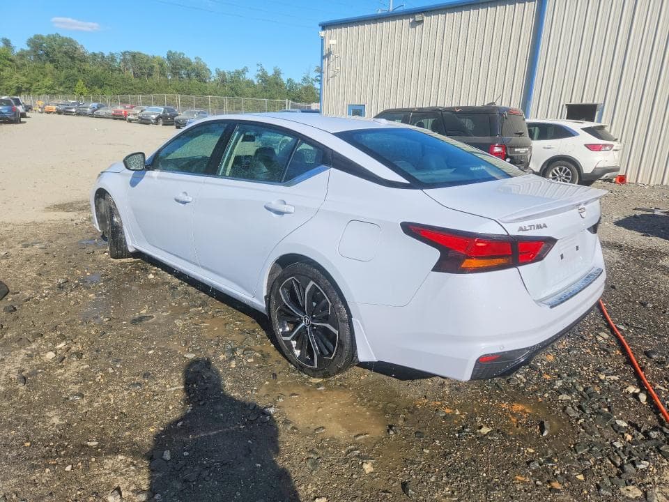 2023 NISSAN ALTIMA SR 2