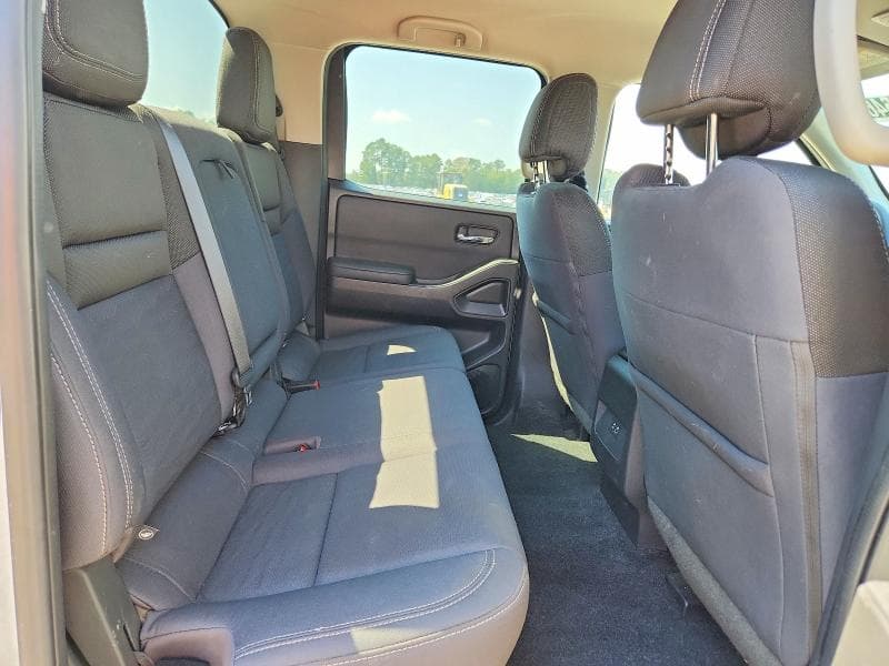 2022 NISSAN FRONTIER SV 10