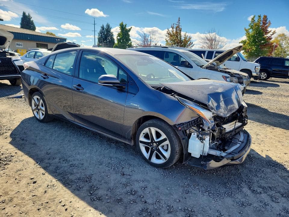 2017 TOYOTA PRIUS THREE TOURING 4