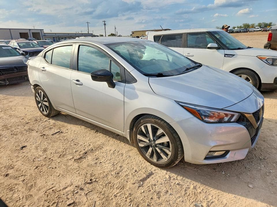 2021 NISSAN VERSA SR 4
