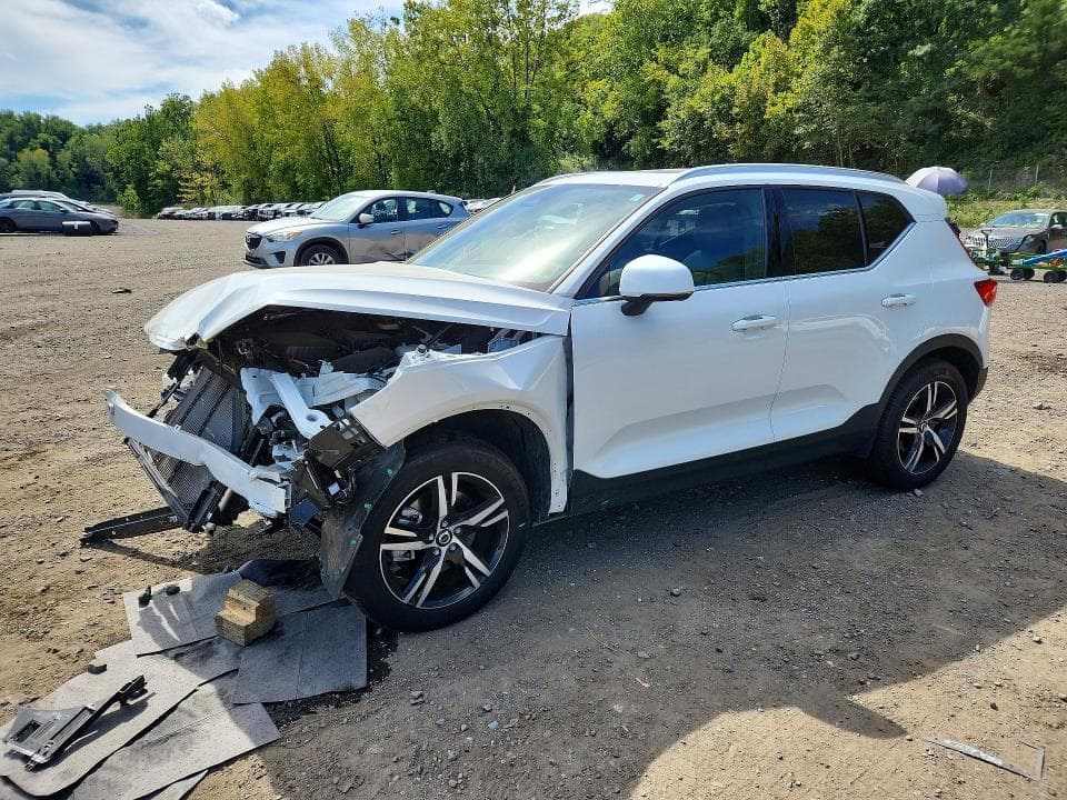 2025 VOLVO XC40 CORE - 1