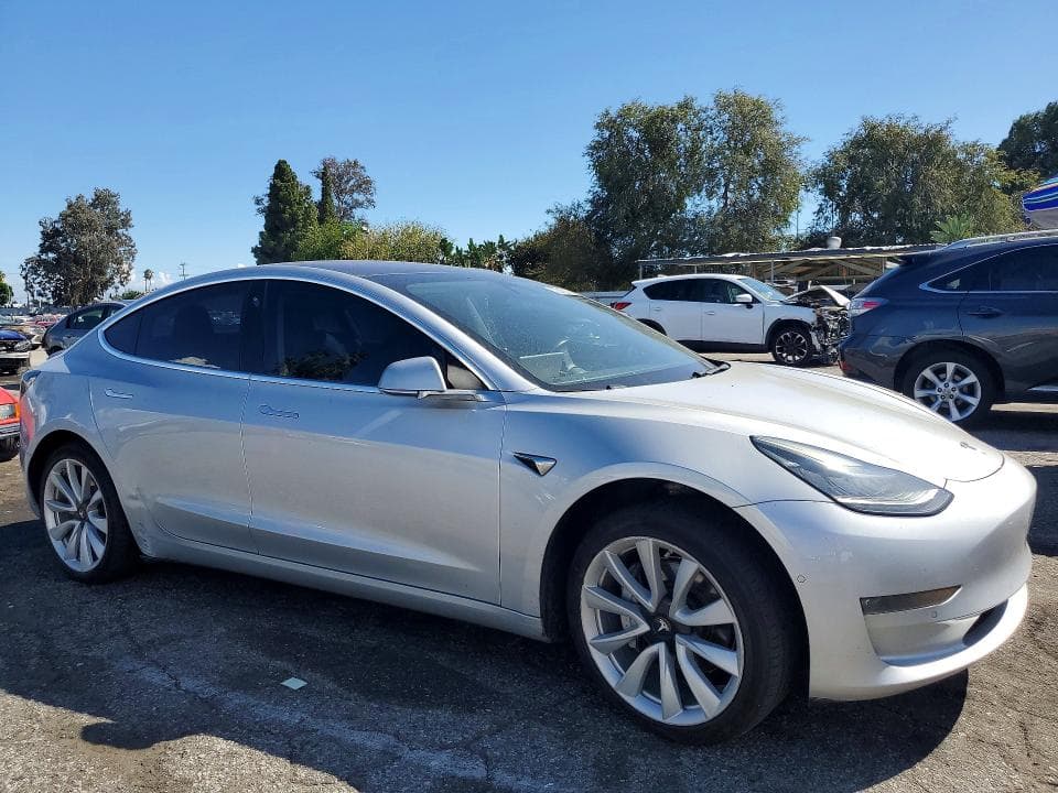 2018 TESLA MODEL 3 4