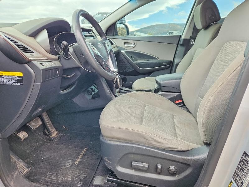 2017 HYUNDAI SANTA FE SE 7