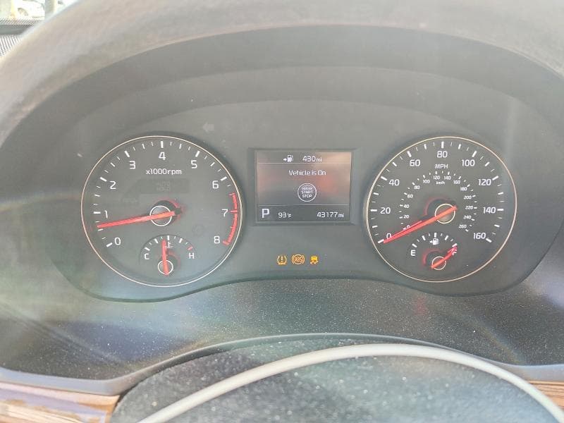 2017 KIA CADENZA PREMIUM 9