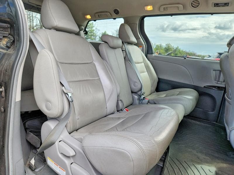 2018 TOYOTA SIENNA XLE 8-PASSENGER 11