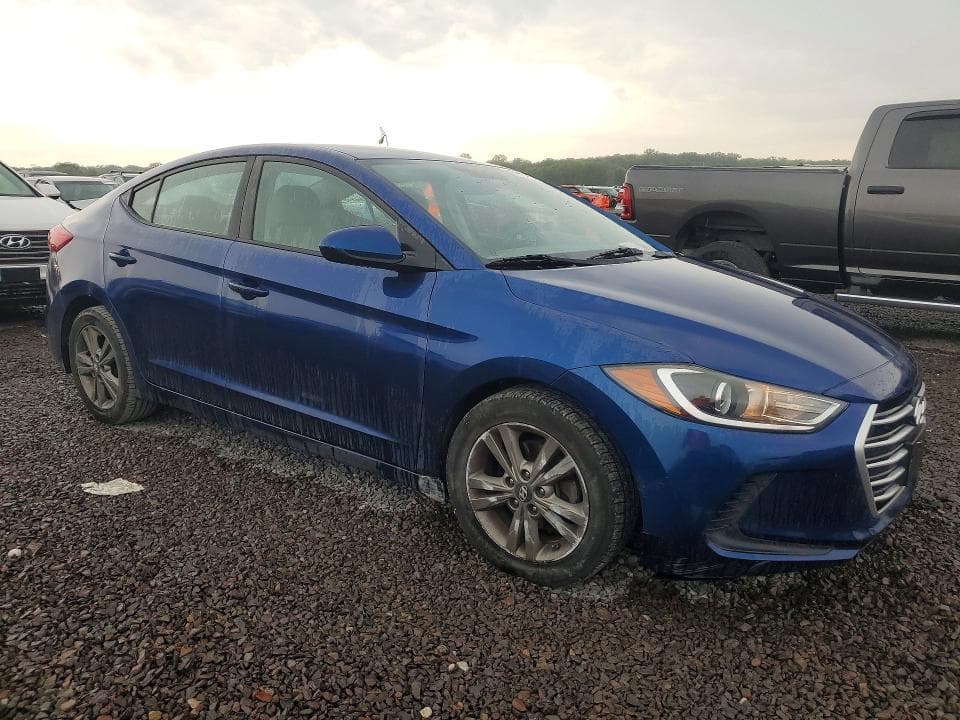 2017 HYUNDAI ELANTRA SE 4