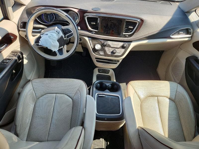 2017 CHRYSLER PACIFICA LIMITED 8