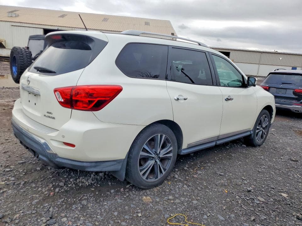 2018 NISSAN PATHFINDER PLATINUM 3