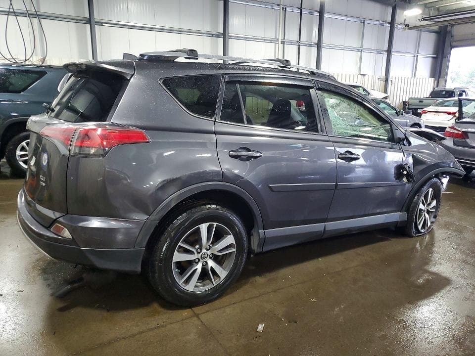2017 TOYOTA RAV4 XLE 3