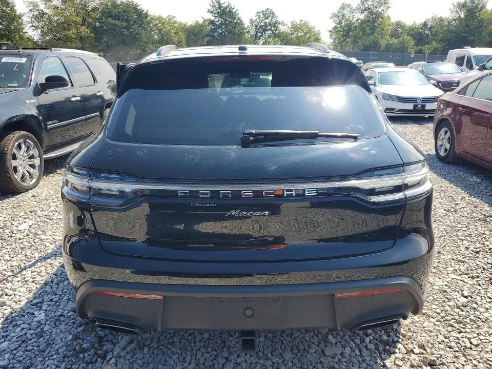 2024 PORSCHE MACAN BASE 6