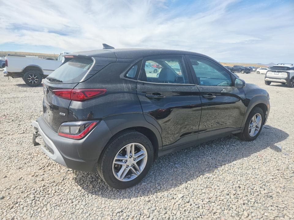 2022 HYUNDAI KONA SE 3