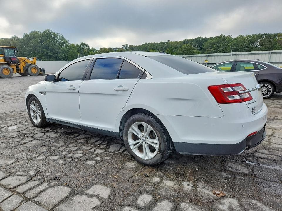 2018 FORD TAURUS SEL 2