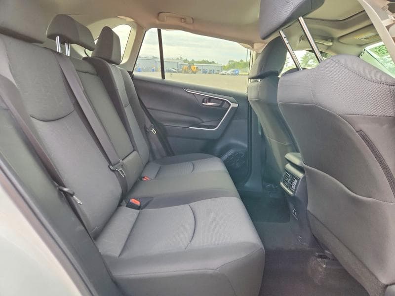 2019 TOYOTA RAV4 XLE 11