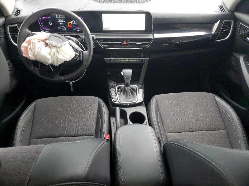 2025 KIA SELTOS S 8