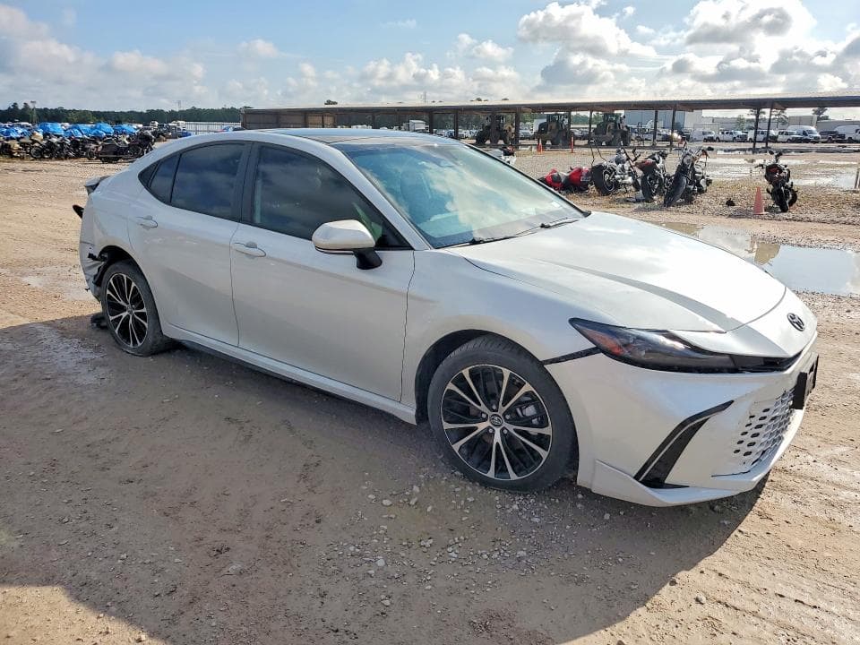 2025 TOYOTA CAMRY XSE 4
