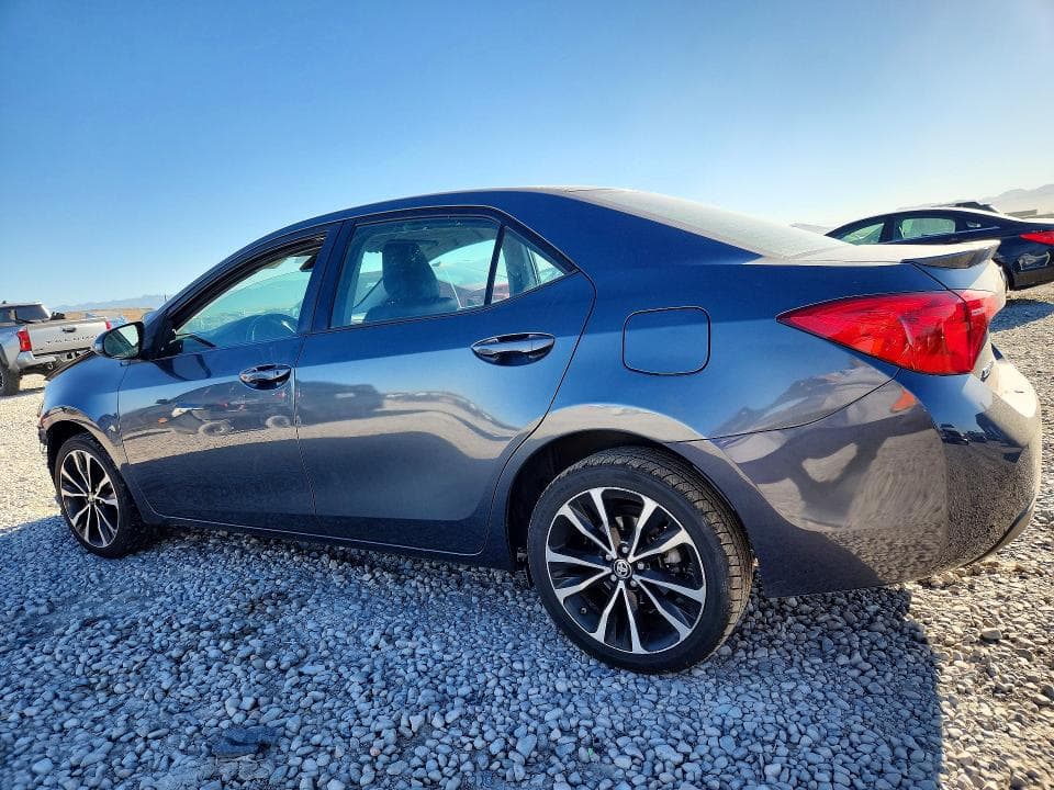 2017 TOYOTA COROLLA SE 2