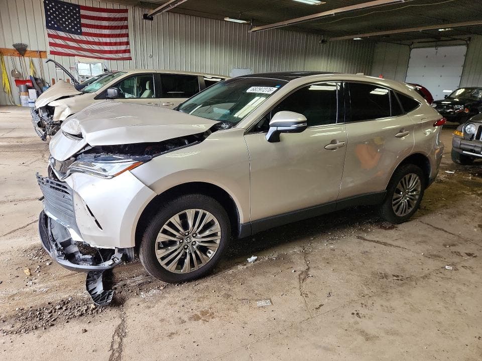 2022 TOYOTA VENZA LIMITED - 1