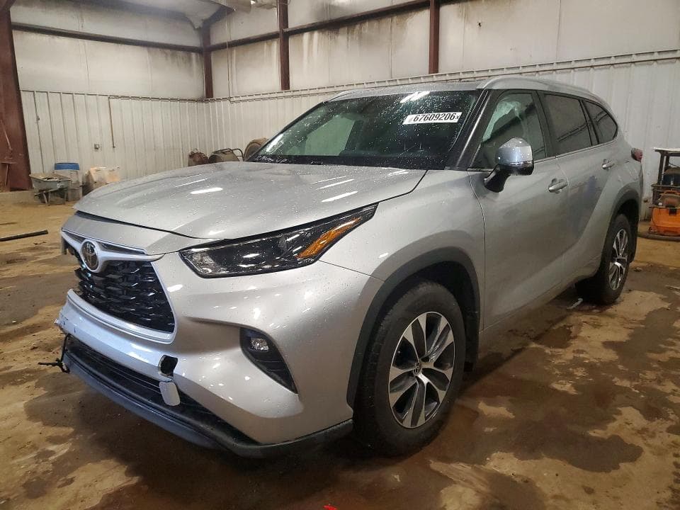 2023 TOYOTA HIGHLANDER XLE - 1