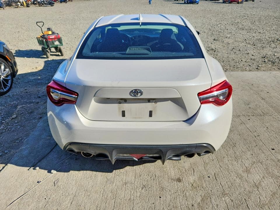 2017 TOYOTA 86 BASE 6