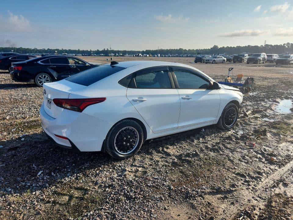 2020 HYUNDAI ACCENT SE 3