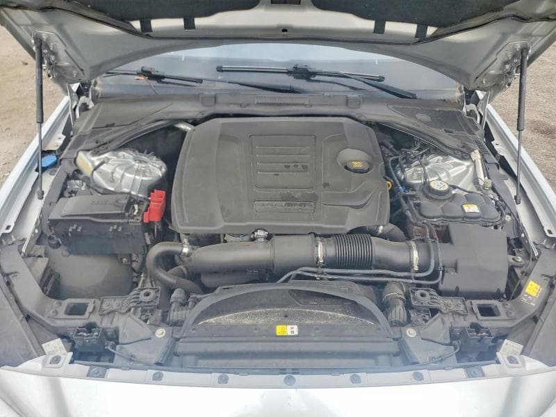 2018 JAGUAR XE PREMIUM 11