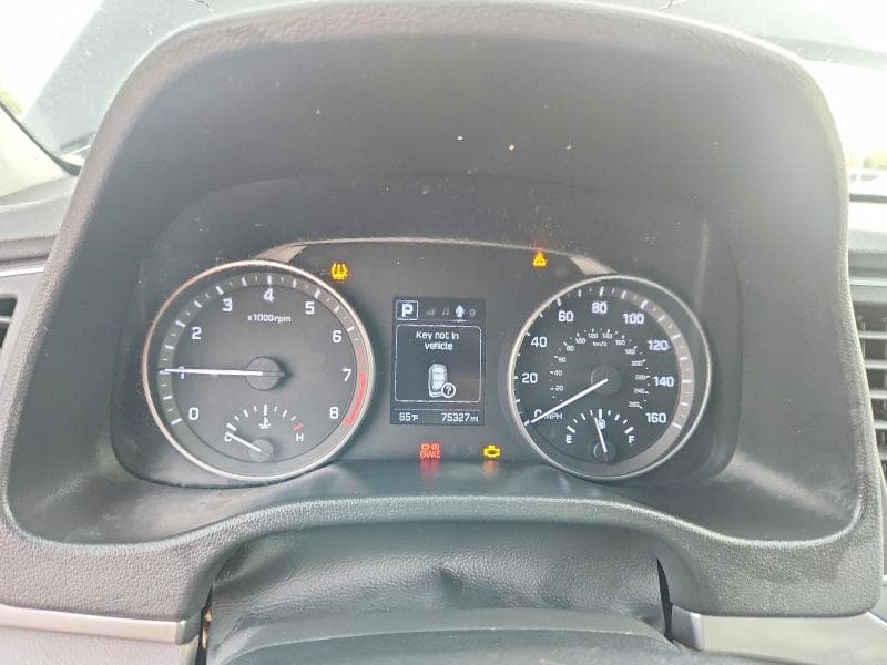 2017 HYUNDAI ELANTRA SE 9
