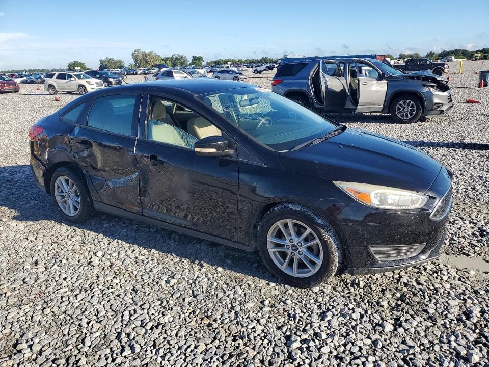 2017 FORD FOCUS SE 4