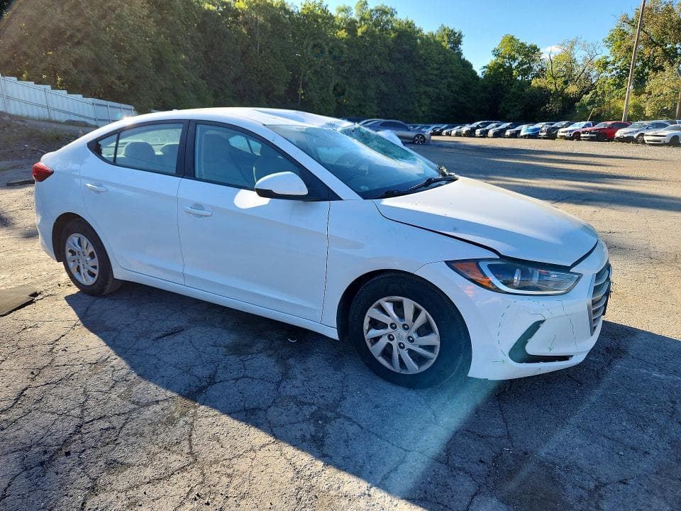 2017 HYUNDAI ELANTRA SE 4