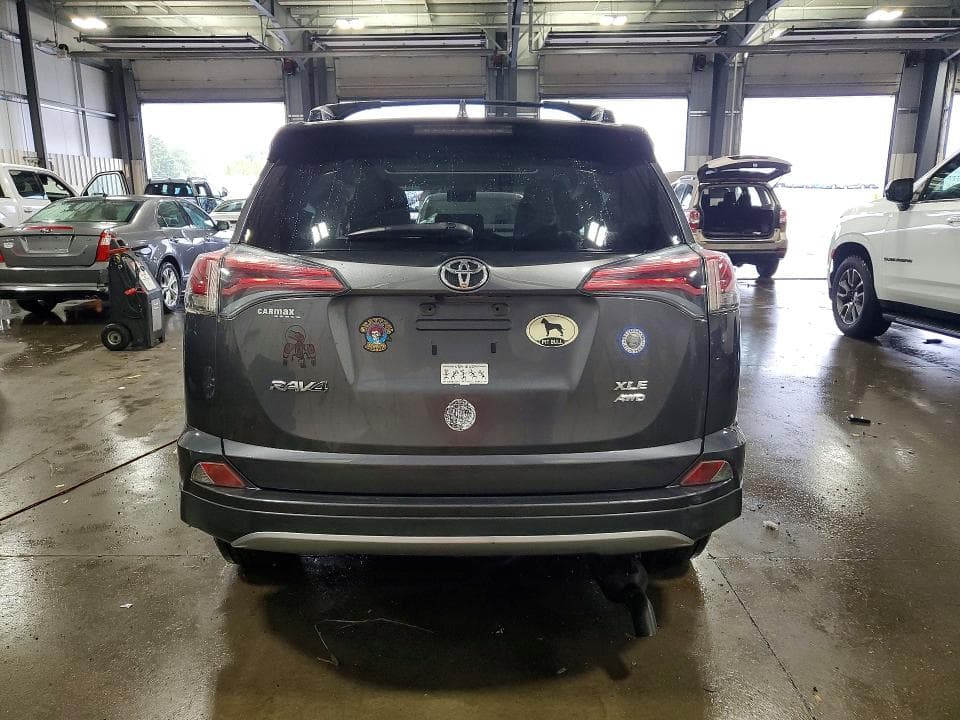 2017 TOYOTA RAV4 XLE 6