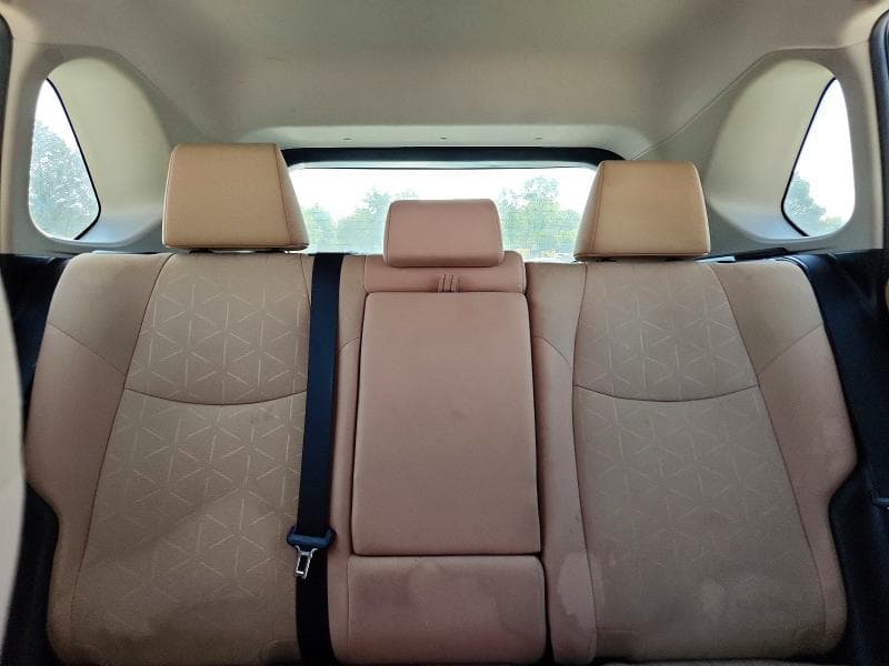 2019 TOYOTA RAV4 XLE 10
