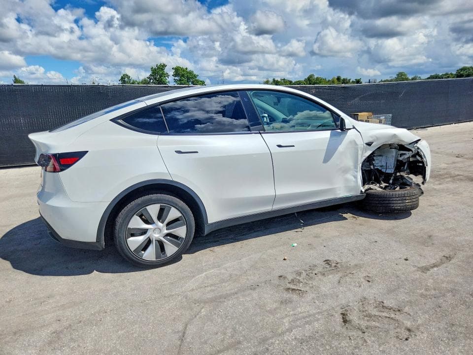 2023 TESLA MODEL Y 3