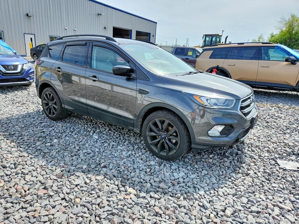 2018 FORD ESCAPE SE 4