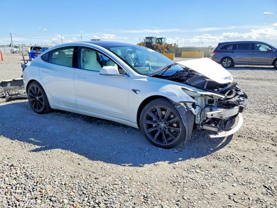 2018 TESLA MODEL 3 4
