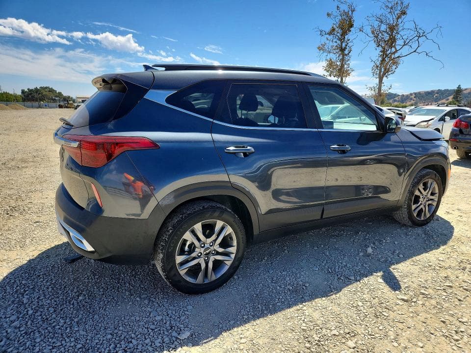 2023 KIA SELTOS S 3