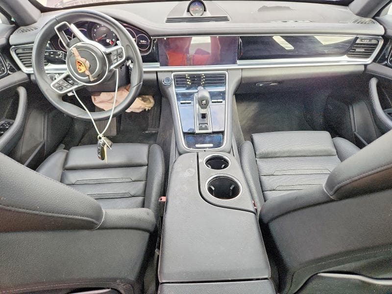 2018 PORSCHE PANAMERA 4 8