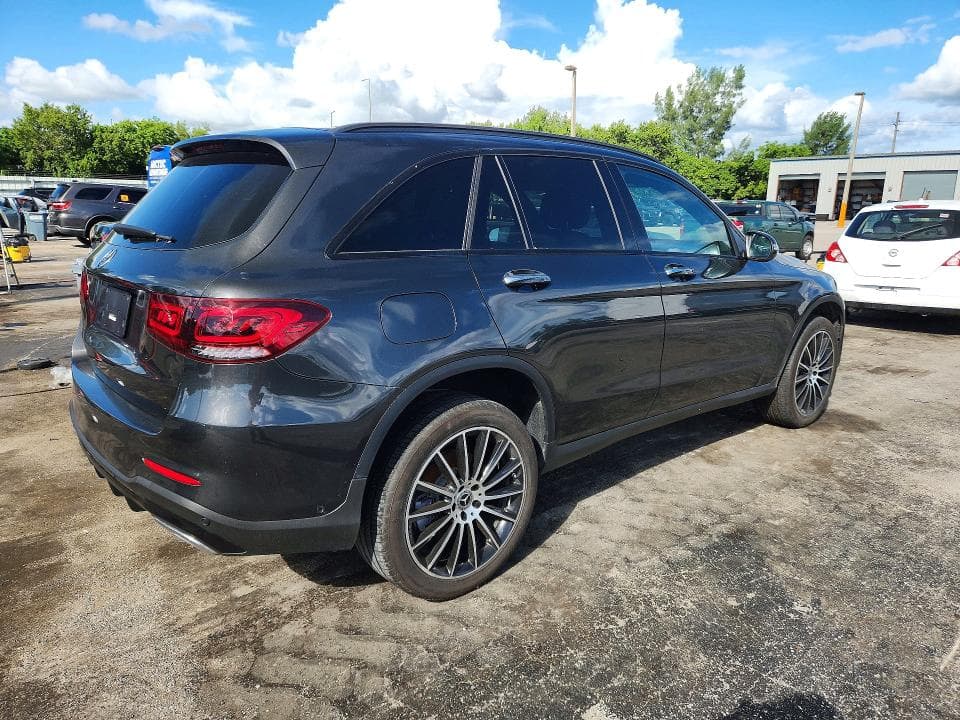 2021 MERCEDES-BENZ GLC 300 3